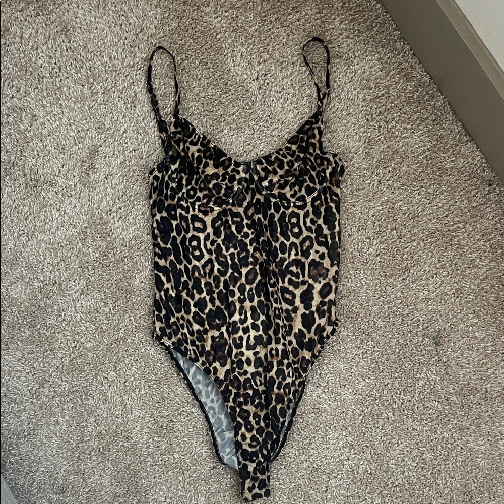 Fashion Nova Leopard Print Bodysuit